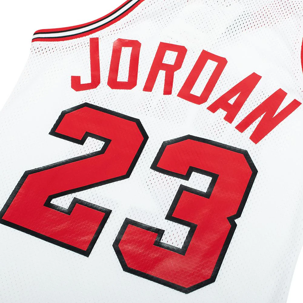 Michael Jordan 91/92 Auth Chi. Bulls Jersey - Image 5