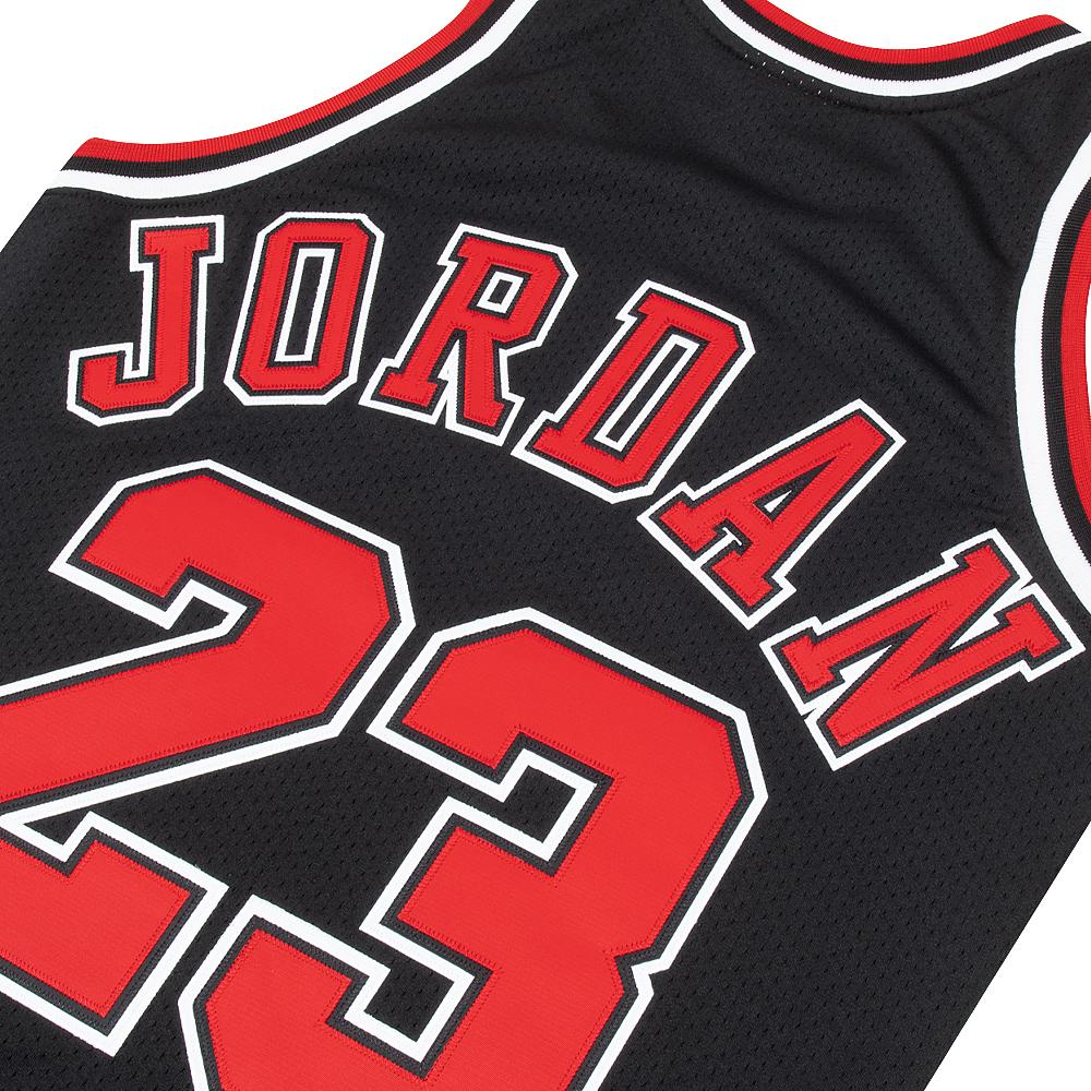 Michael Jordan 97/98 Auth Chicago Bulls Jersey | Black - Image 5
